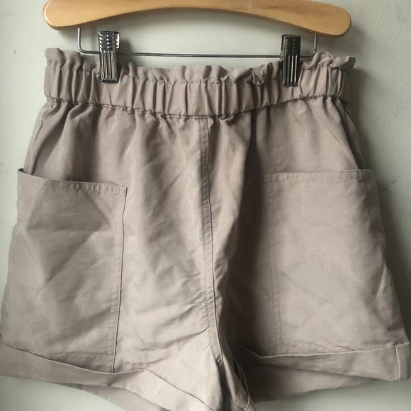 Aritzia - Wilfred Free Shorts - Beige - Picture 1 of 4